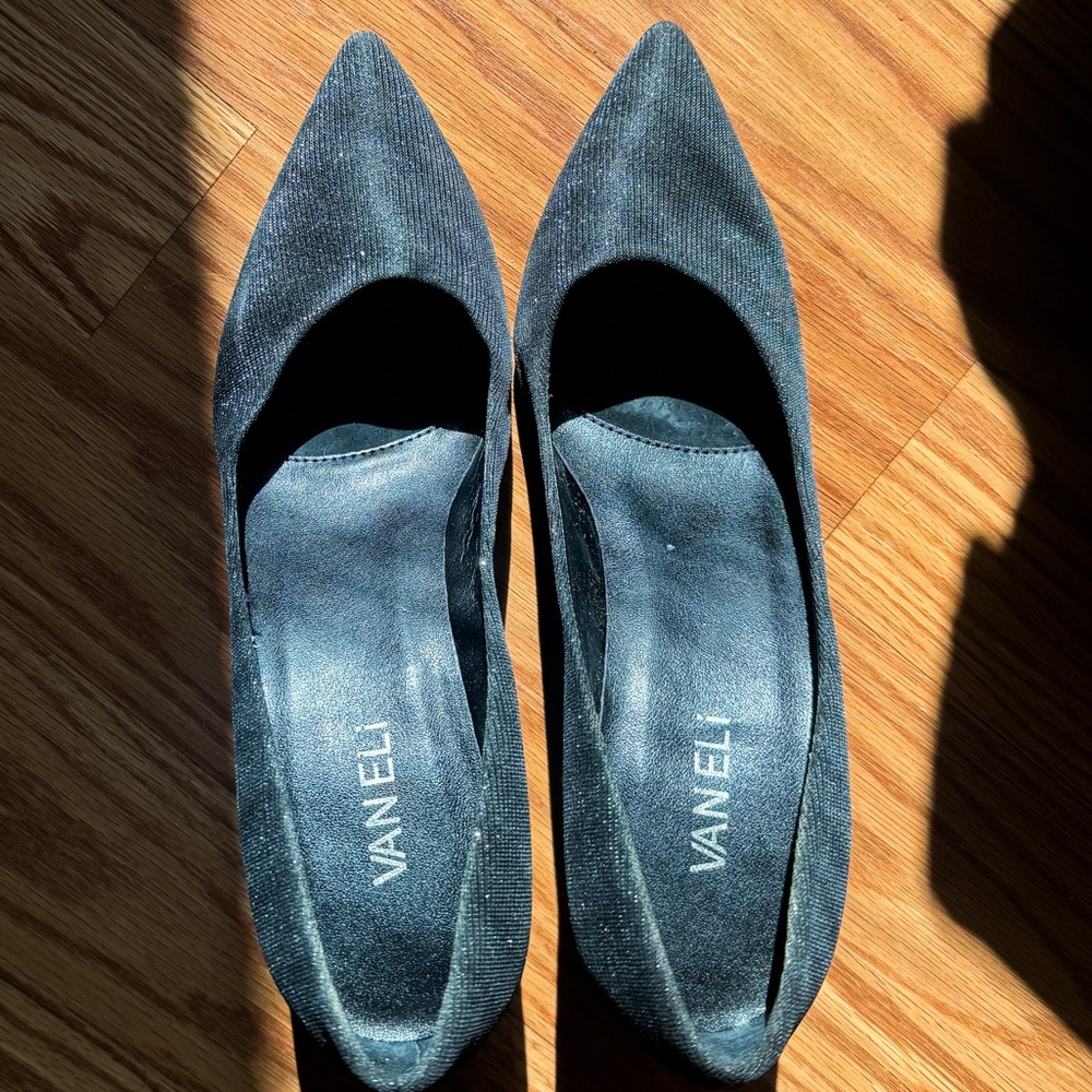 Vaneli Shimmer Black Heel 8